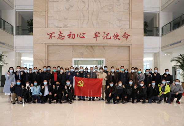 战“疫”第一线1（600）.png