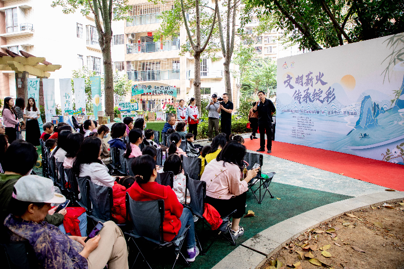 2025.4.24.【工作动态】2.区地方志办工作人员进行“文明寻踪”微宣讲（高明区地方志办+供图）.jpg