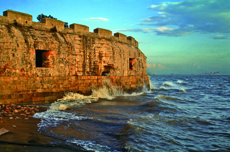 威远炮台墙（摄影：卢舜天）